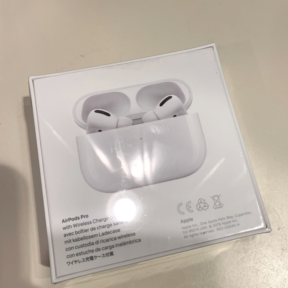 Apple AirPods Pro BNIB